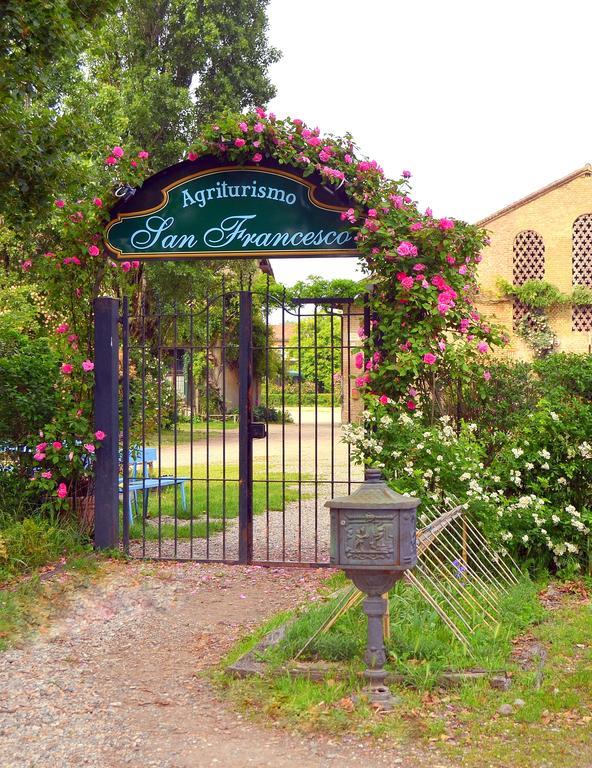 Agriturismo Borgo San Francesco Basiglio Zewnętrze zdjęcie